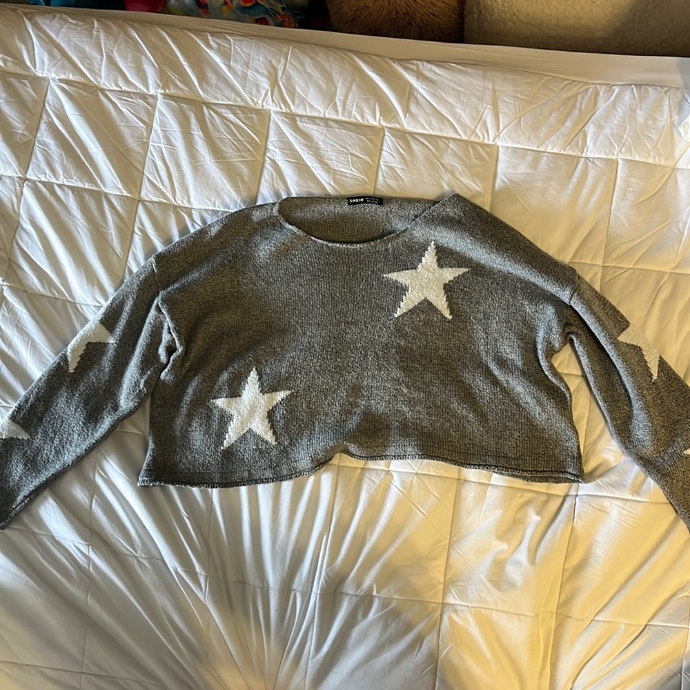 SHEIN Grey cropped sweater with stars size small